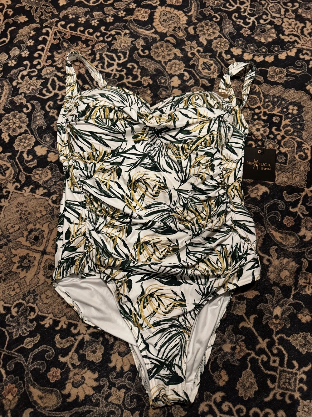 Nip/Tuck Floral Leaf White One-Piece Swimsuit Women’s Size 12 NWT Tummy Control